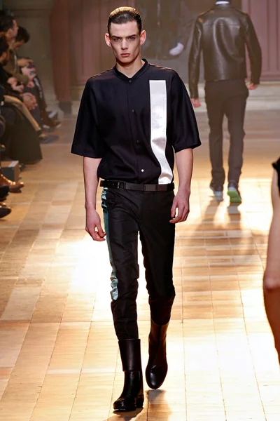 Look 12
